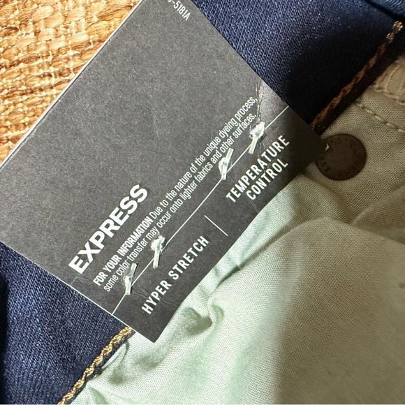 EXPRESS Hyper Stretch Jeans, 31x30 BNWT
Temperature Control - Picture 4 of 12